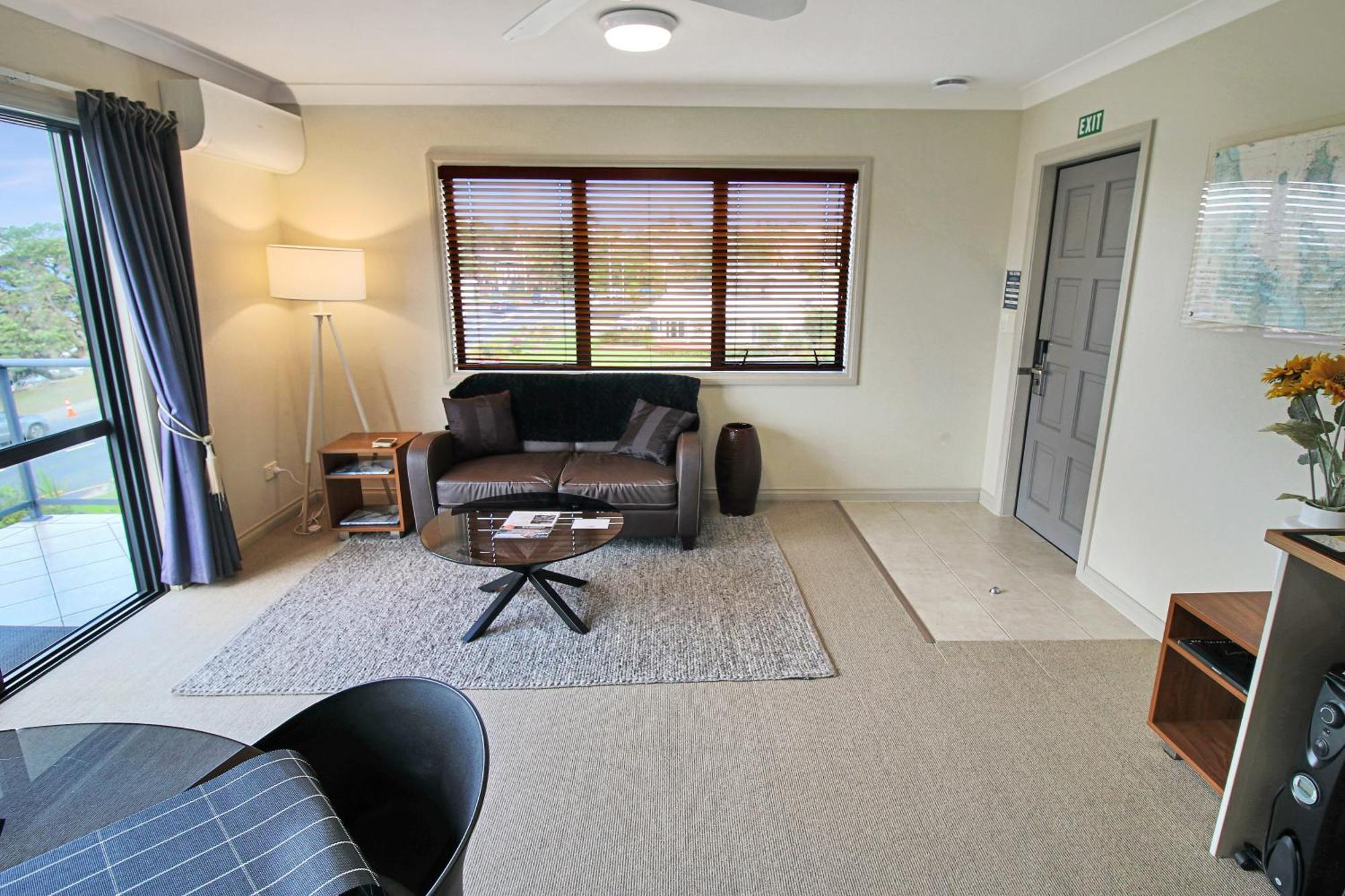 Whangaparaoa Lodge Екстер'єр фото