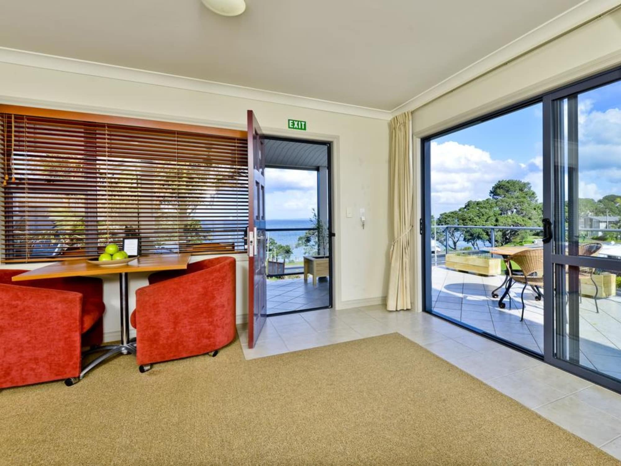 Whangaparaoa Lodge Екстер'єр фото